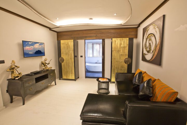 Room 16 of 111