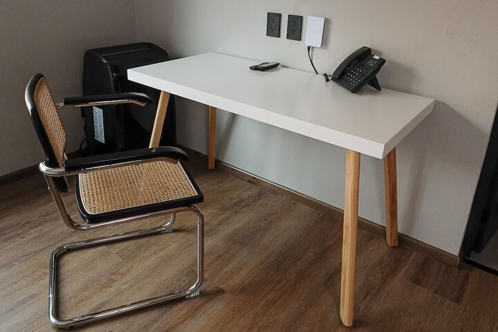 Room 6 of 34