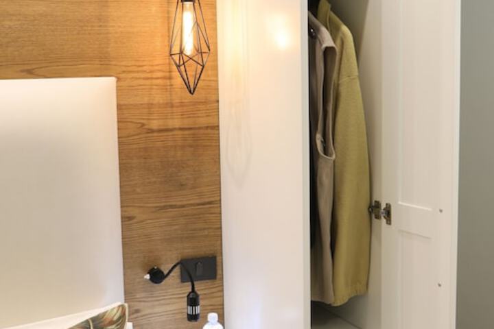 Room 25 of 49