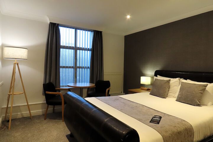Room 38 of 65