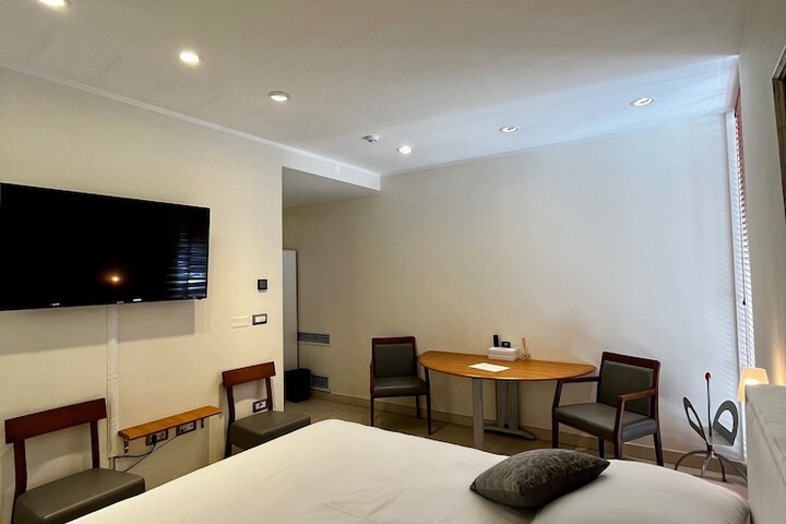 Room 7 of 96