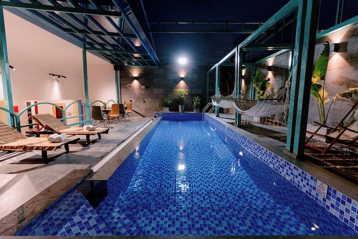 Pool 71 of 125