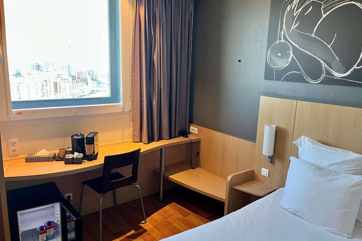 Room 19 of 60