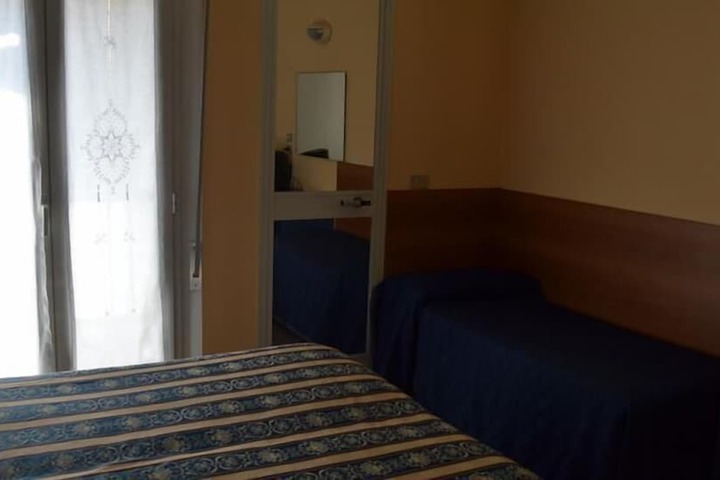 Room 26 of 73