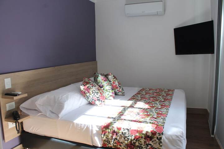 Room 5 of 40