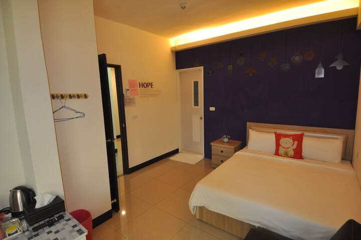 Room 10 of 29
