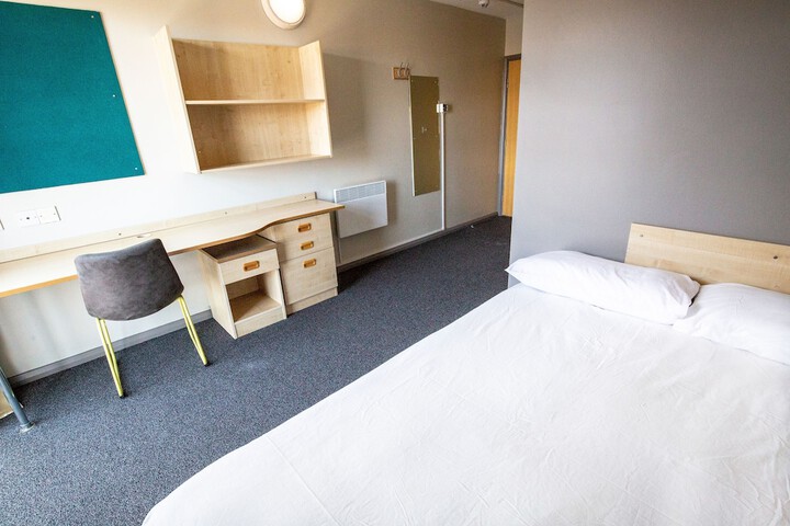 Room 11 of 21