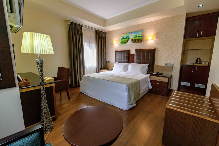 Room 32 of 134