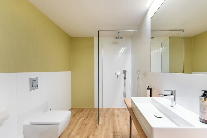 Room 14 of 34