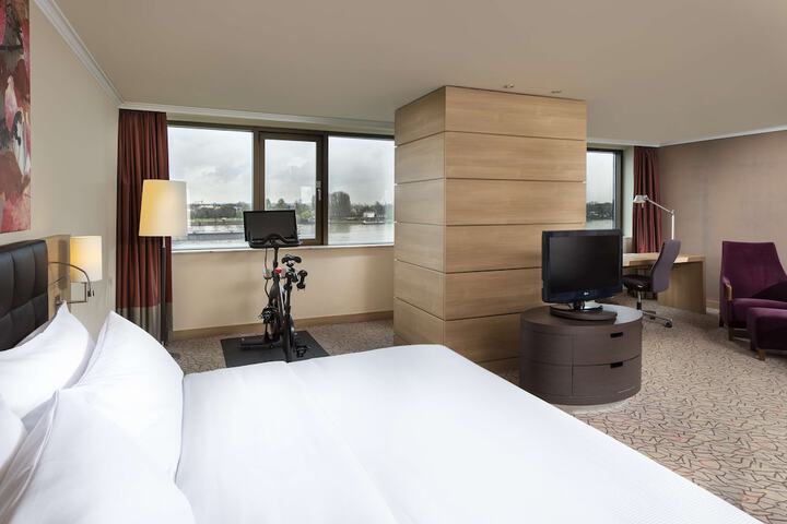 Room 21 of 152