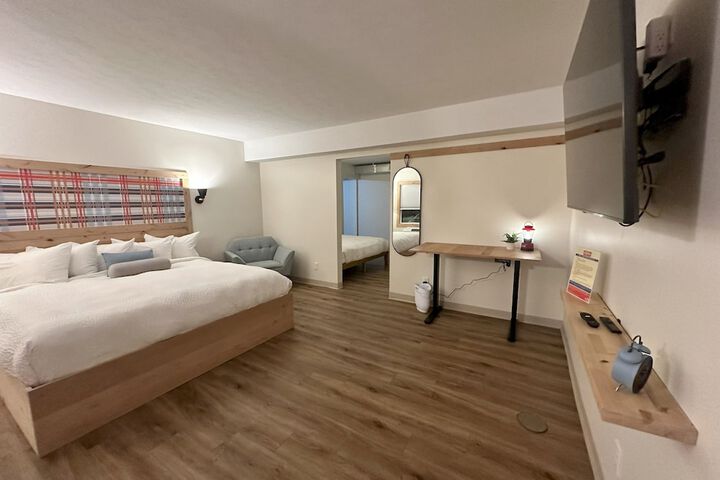Room 19 of 103