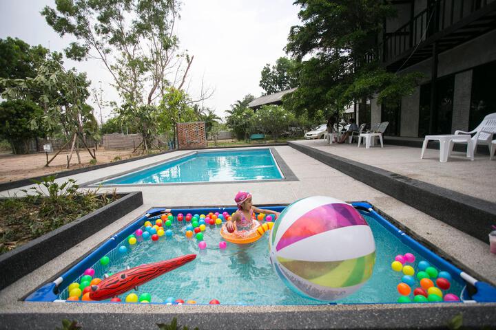 Pool 6 of 7