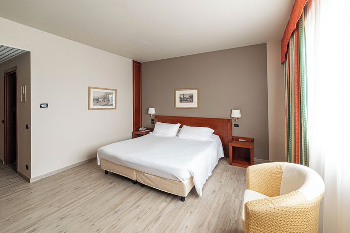 Room 12 of 51