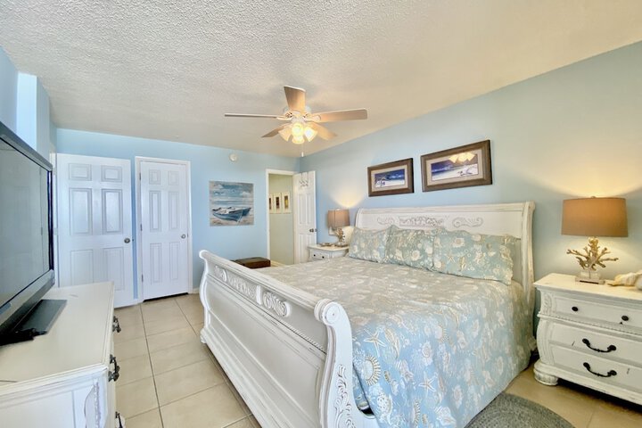 Room 4 of 20