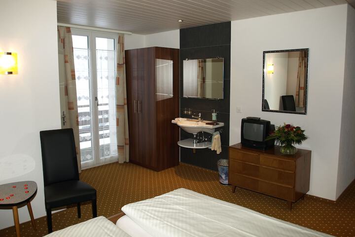 Room 98 of 120