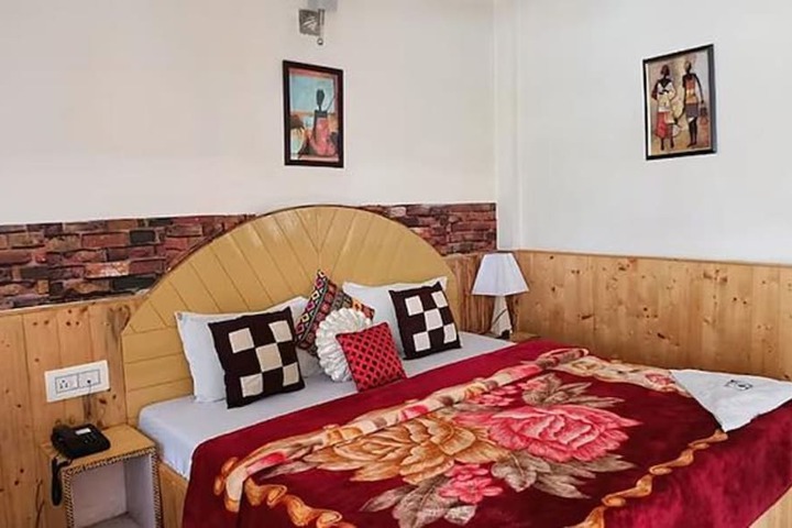 Room 13 of 25