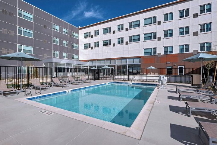 Pool 17 of 27