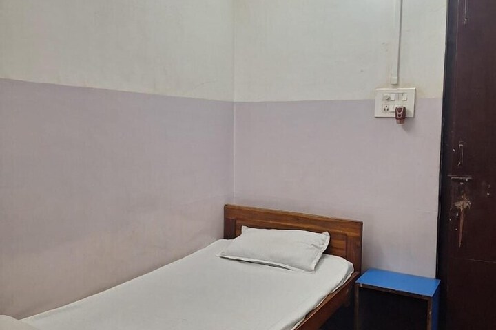 Room 5 of 29