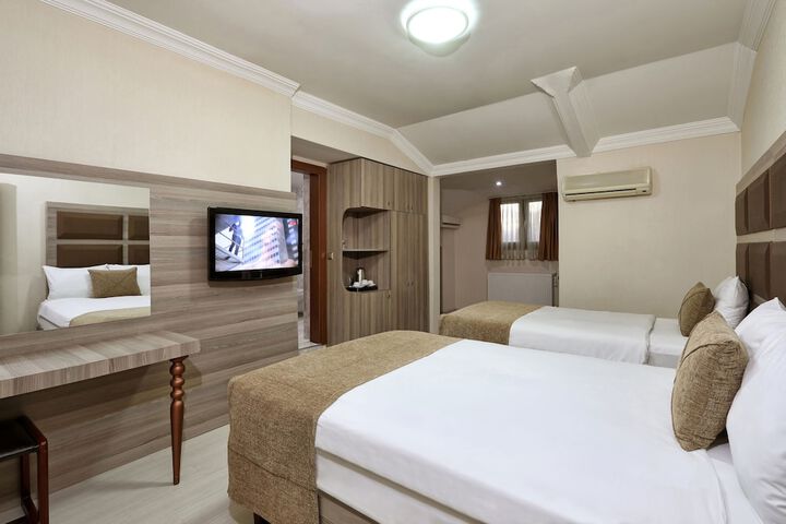 Room 9 of 44
