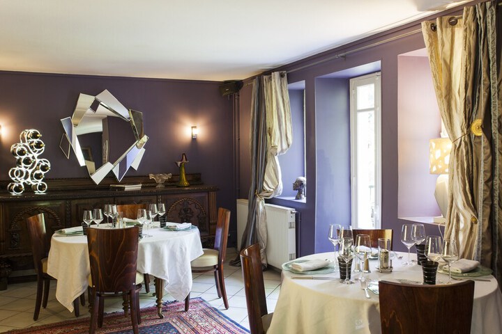 Dining 44 of 63