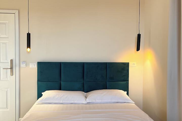Room 45 of 146