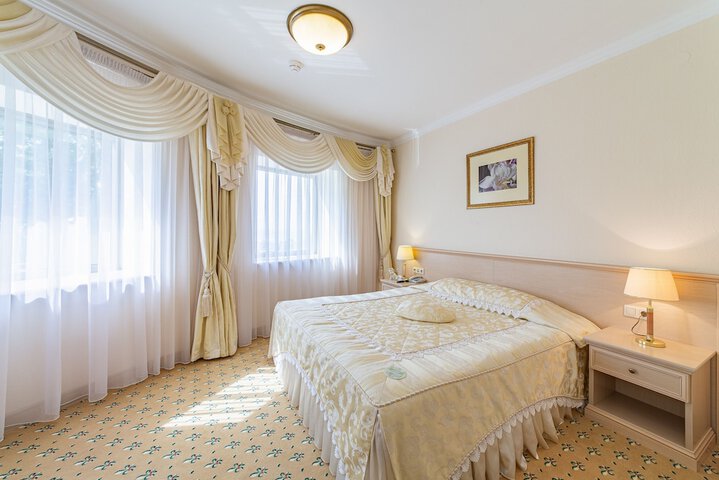 Room 13 of 40