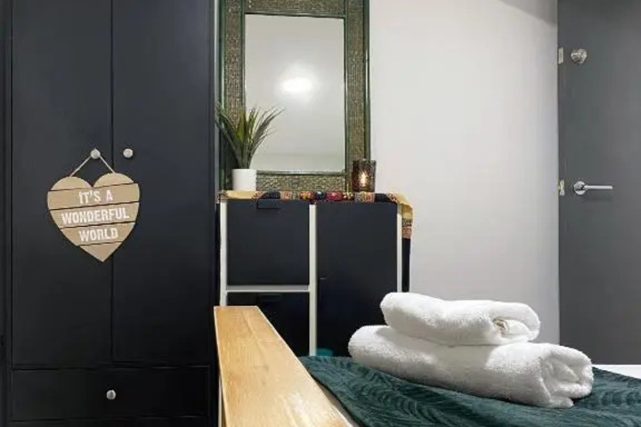 Room 3 of 16