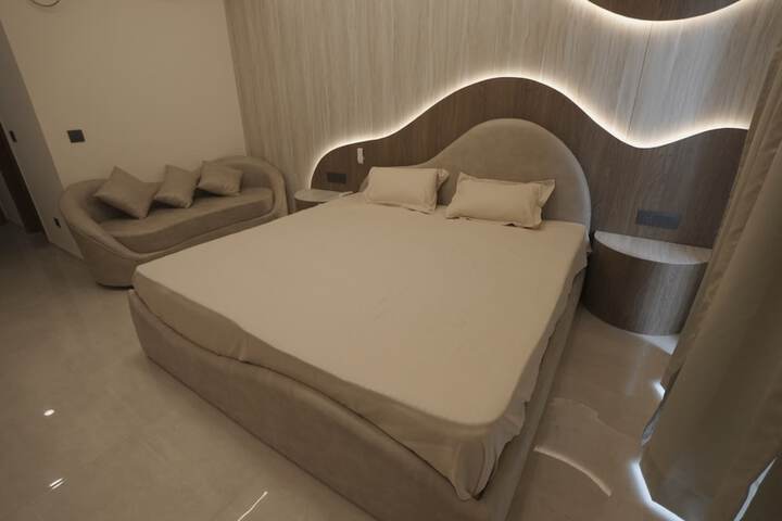 Room 2 of 24