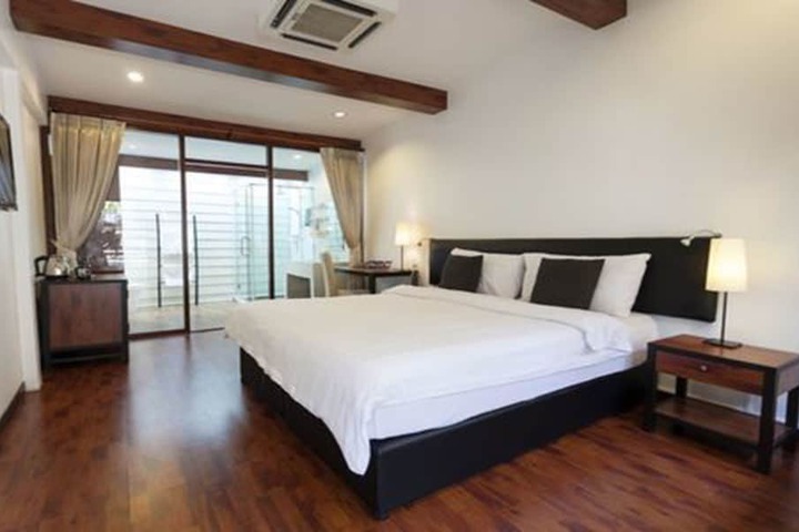 Room 6 of 21