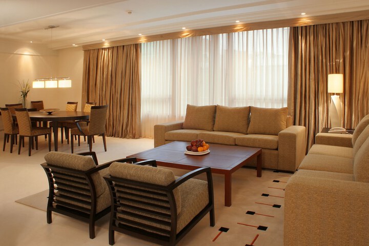 Room 4 of 38