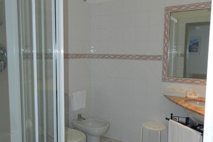 Room 44 of 108