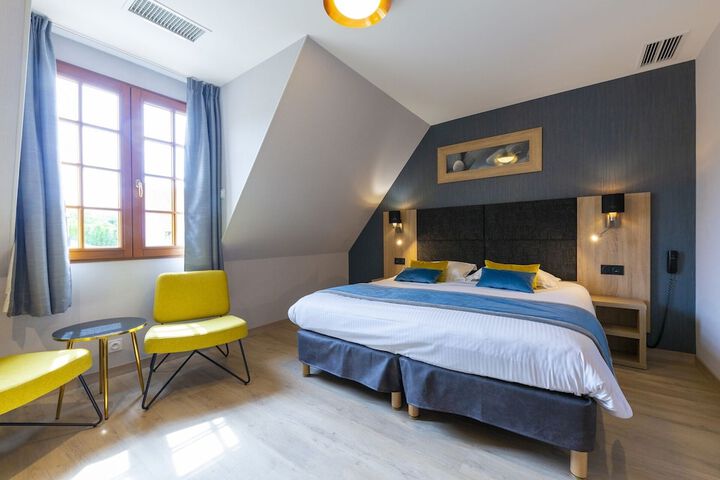 Room 26 of 77