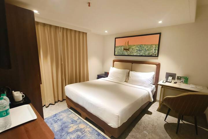 Room 15 of 77