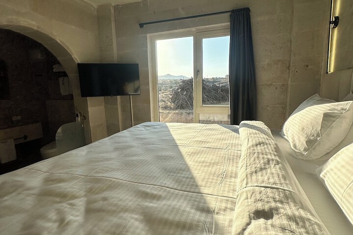 Room 46 of 93