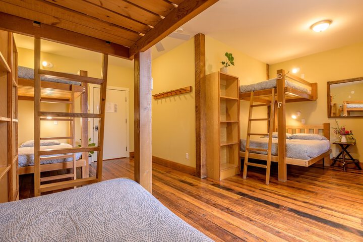 Room 9 of 14