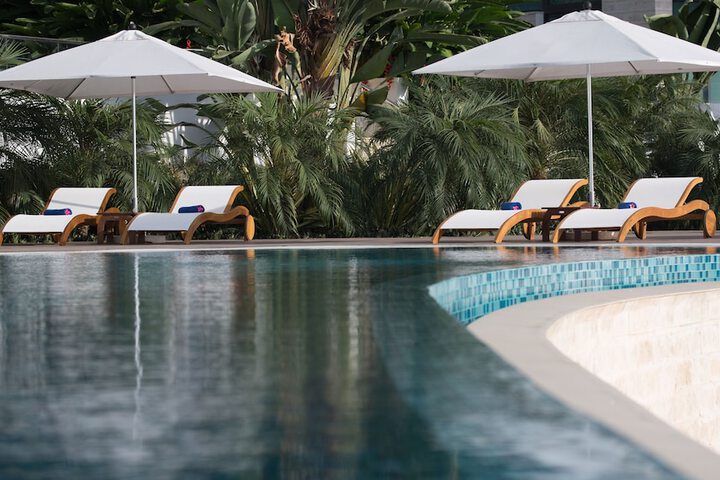 Pool 40 of 83