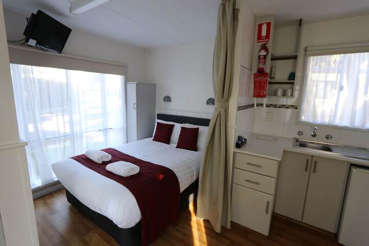 Room 3 of 81