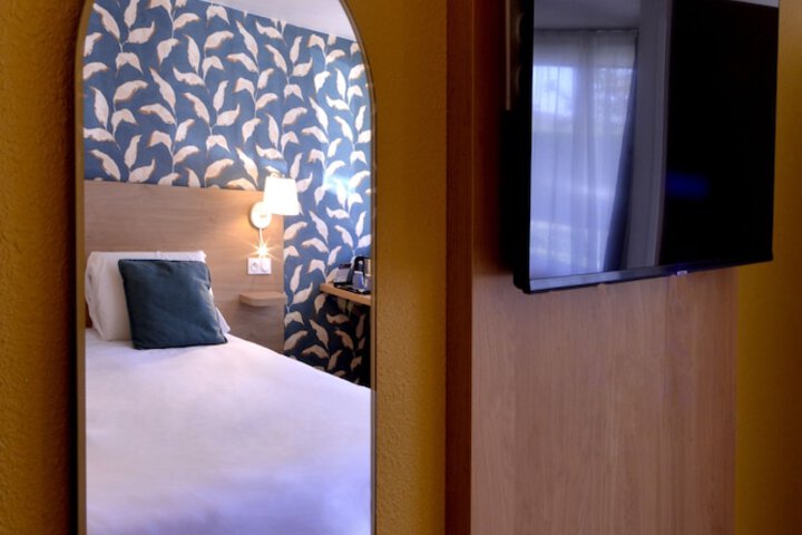 Room 17 of 60