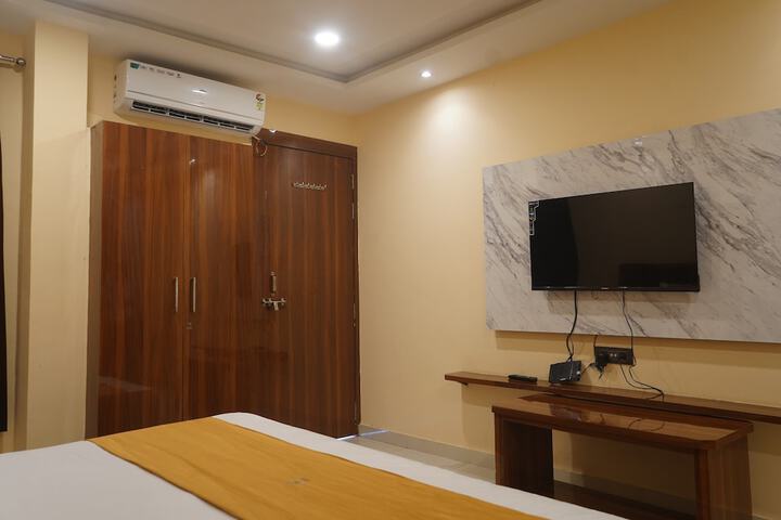 Room 7 of 24