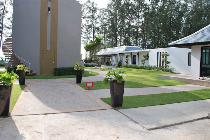 Property Grounds 56 of 66