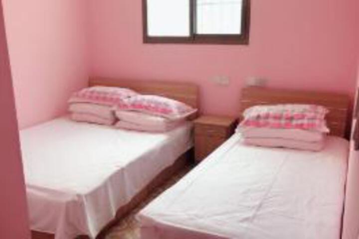 Room 6 of 7