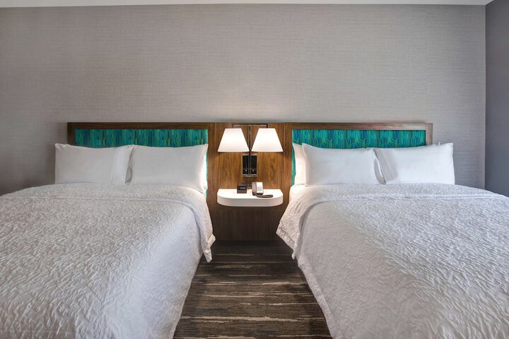 2 Queen Beds Hearing Accessible (3 of 6)