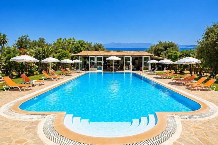 Pool 65 of 73