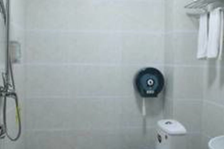 Room 20 of 62