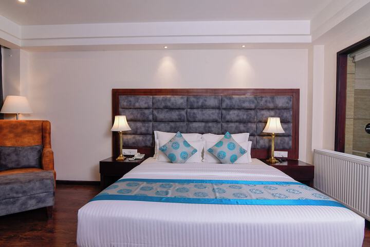 Room 18 of 32