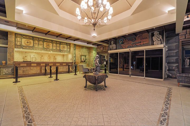 Hotel Interior 6 of 84