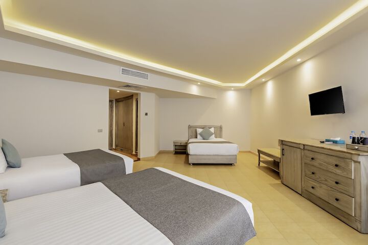 Room 5 of 34