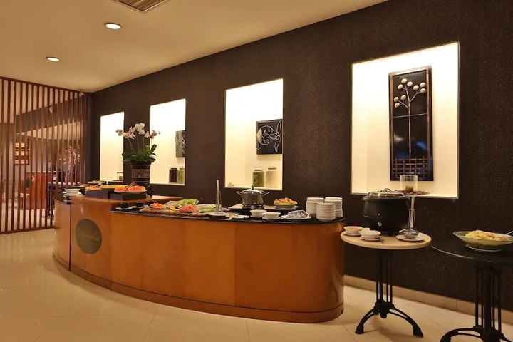Ritzy Hotel Manado