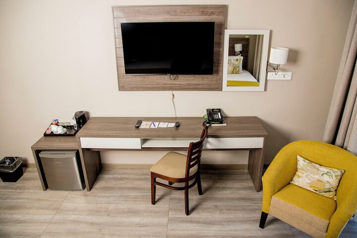 Room 4 of 22