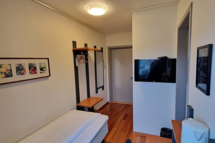 Room 8 of 40